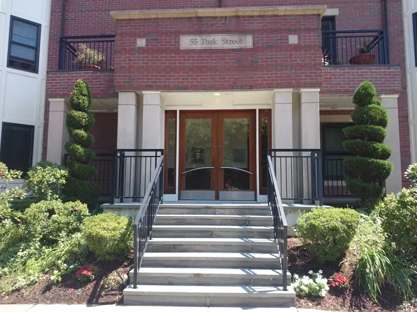 55 Park St Unit 4A, Brookline, MA 02446