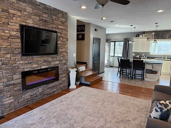 4th image of 404 S Maloney Drive