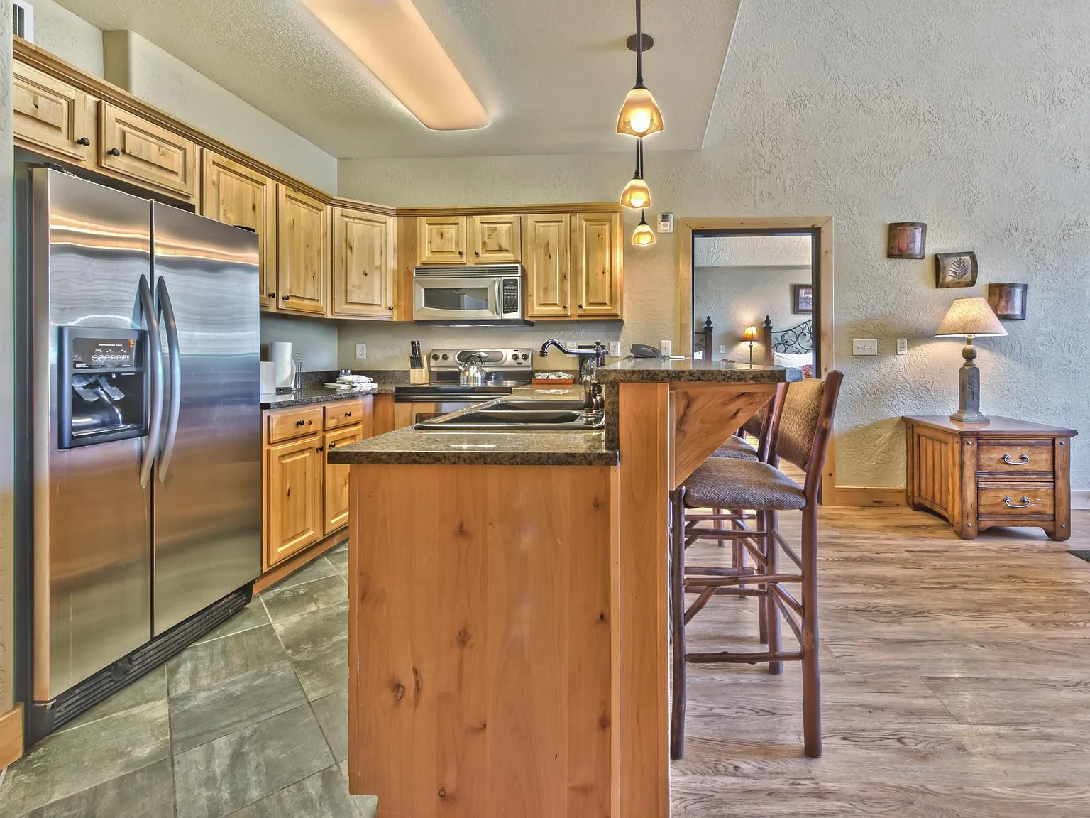 3 bed, 1900 sqft, $2,985 — Photo 4
