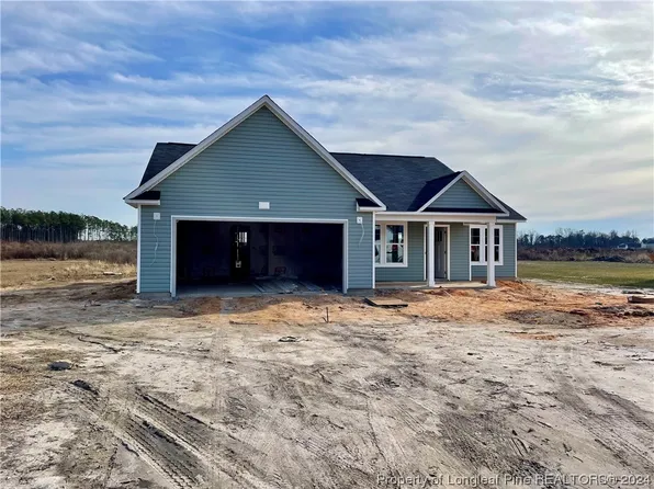 660 Carolina Church Rd, Saint Pauls, NC 28384