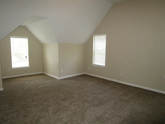 204 Carrie Dr — Photo 12