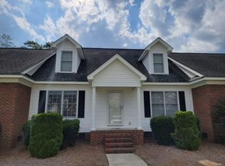 628 Amberdale Cir W, Lumberton, NC 28358