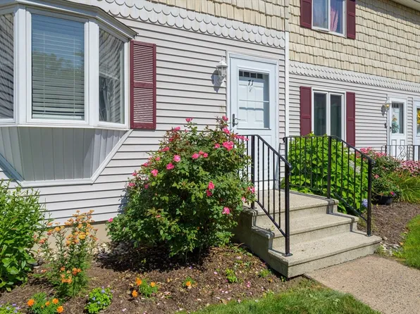 200 Lambert Ter Unit 71, Chicopee, MA 01020