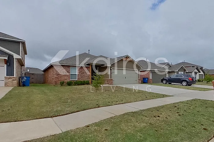 3 bed, 2.0 bath, 1405 sqft, $1,975 — Photo 2