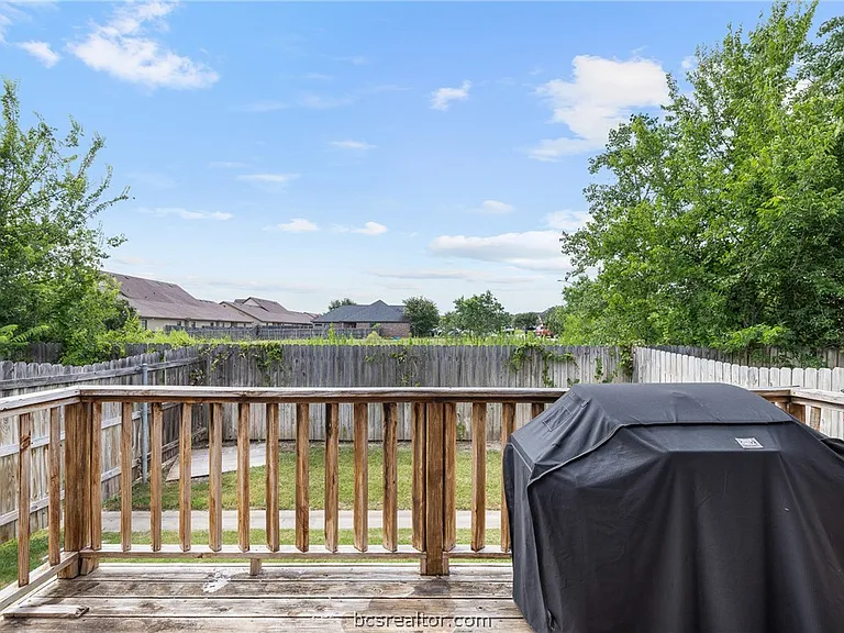 305 Capps Dr — Photo 24