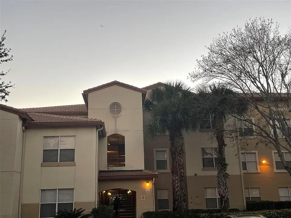 822 Camargo Way #211