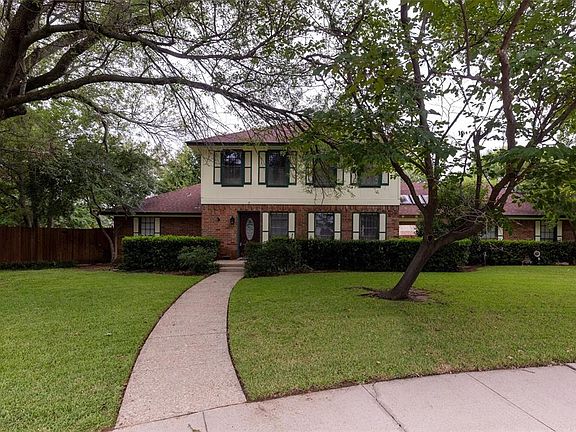 2nd image of 77 Lakewood Cir