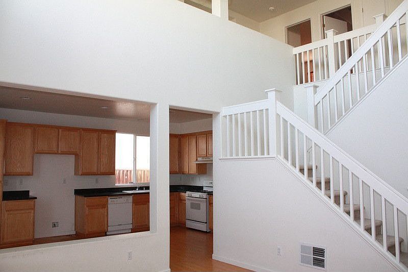2nd image of 534 Rockingham Ct