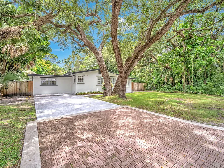 5148 SW 28th Ter — Photo 37