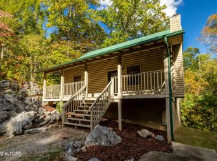 126 Mountain Loft Rd, Townsend, TN 37882