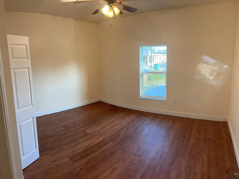 10665 Lake Breeze Dr #10665 — Photo 10