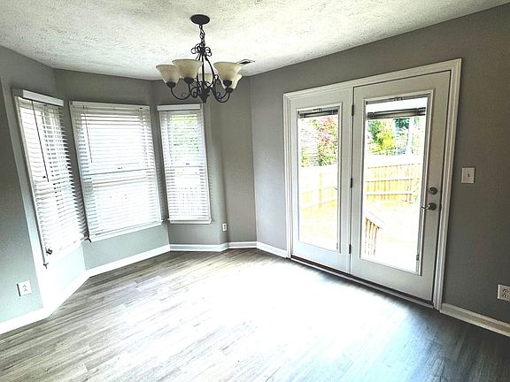 5th image of 5551 Robmont Dr
