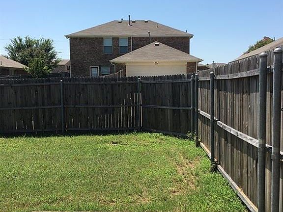 5th image of 611 Rolling Meadows Dr