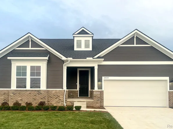 20520 W Kilburn Dr, Macomb, MI 48044