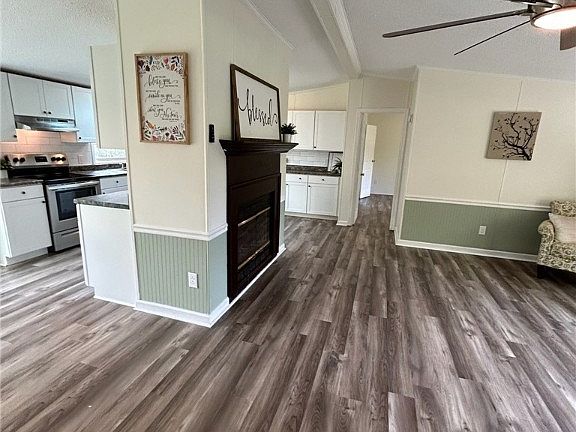 5th image of 4393 Marie Lane NW