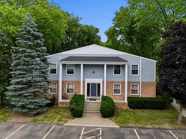 525 E University Dr APT 1002, Rochester, MI 48307