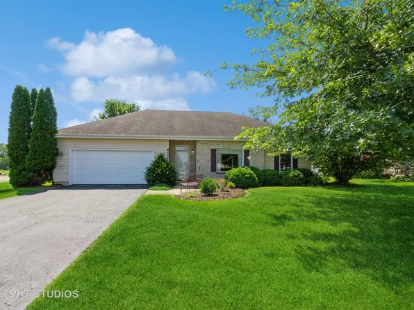 600 Stearn Dr, Genoa, IL 60135