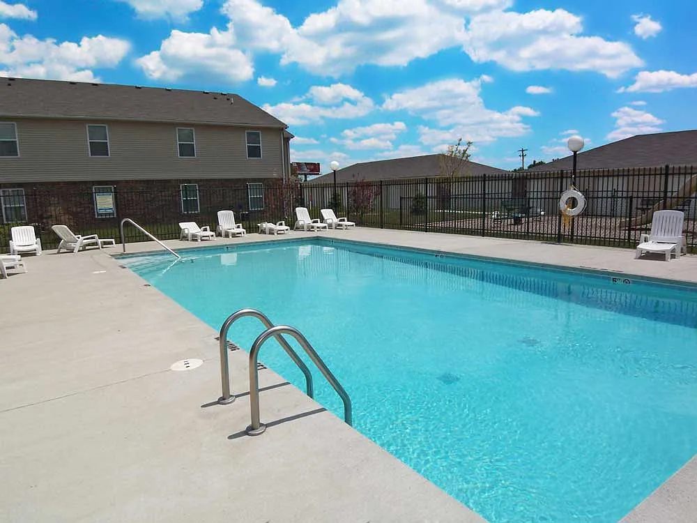 Lebanon Apartments — Photo 1