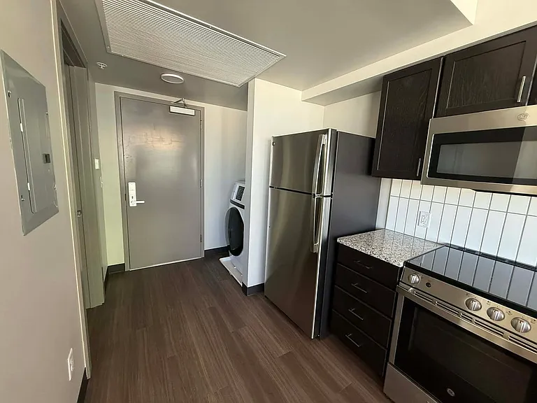 The Arnold Apartments — Photo 4