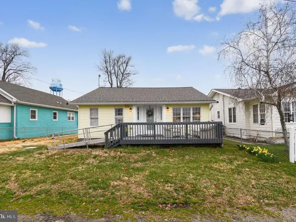 4040 9th St, North Beach, MD 20714