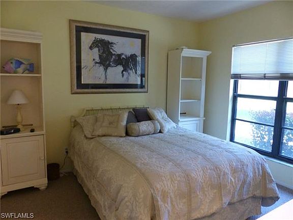 3rd image of 27 Greenbrier St #6-106