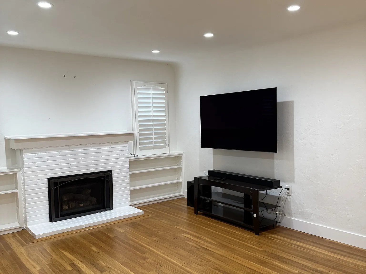 558 Irving Avenue - 1 — Photo 2