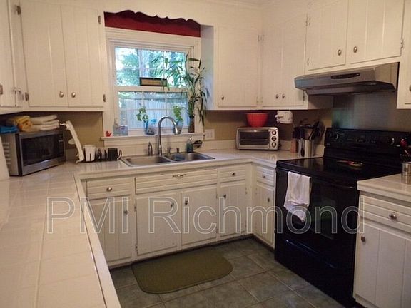 4th image of 7484 Rockfalls Dr