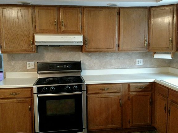 2nd image of 205 Eltingville Blvd