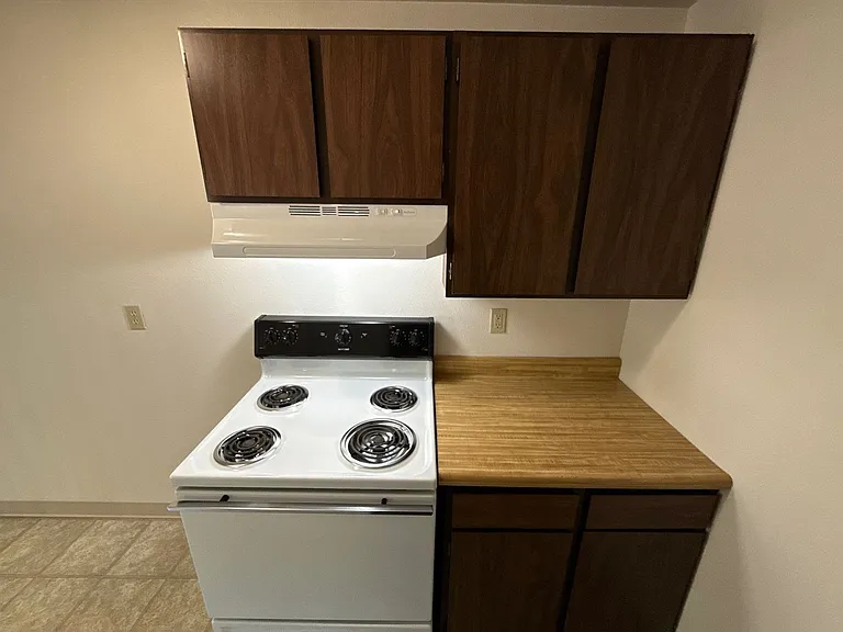Ashwood Apartments — Photo 9