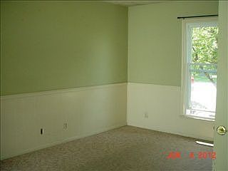 4th image of 934 Thornapple Ln