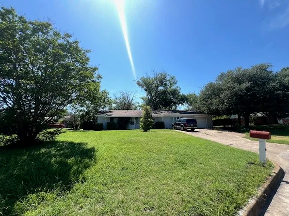 1101 Dell St, White Settlement, TX 76108