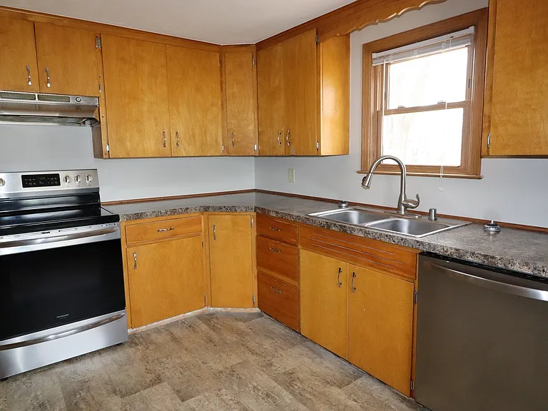 124 W Marquette St — Photo 16