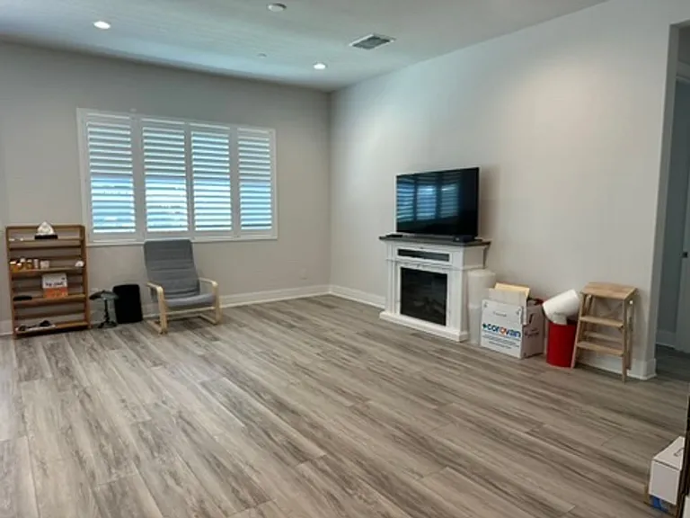 817 Cosmos Dr — Photo 7