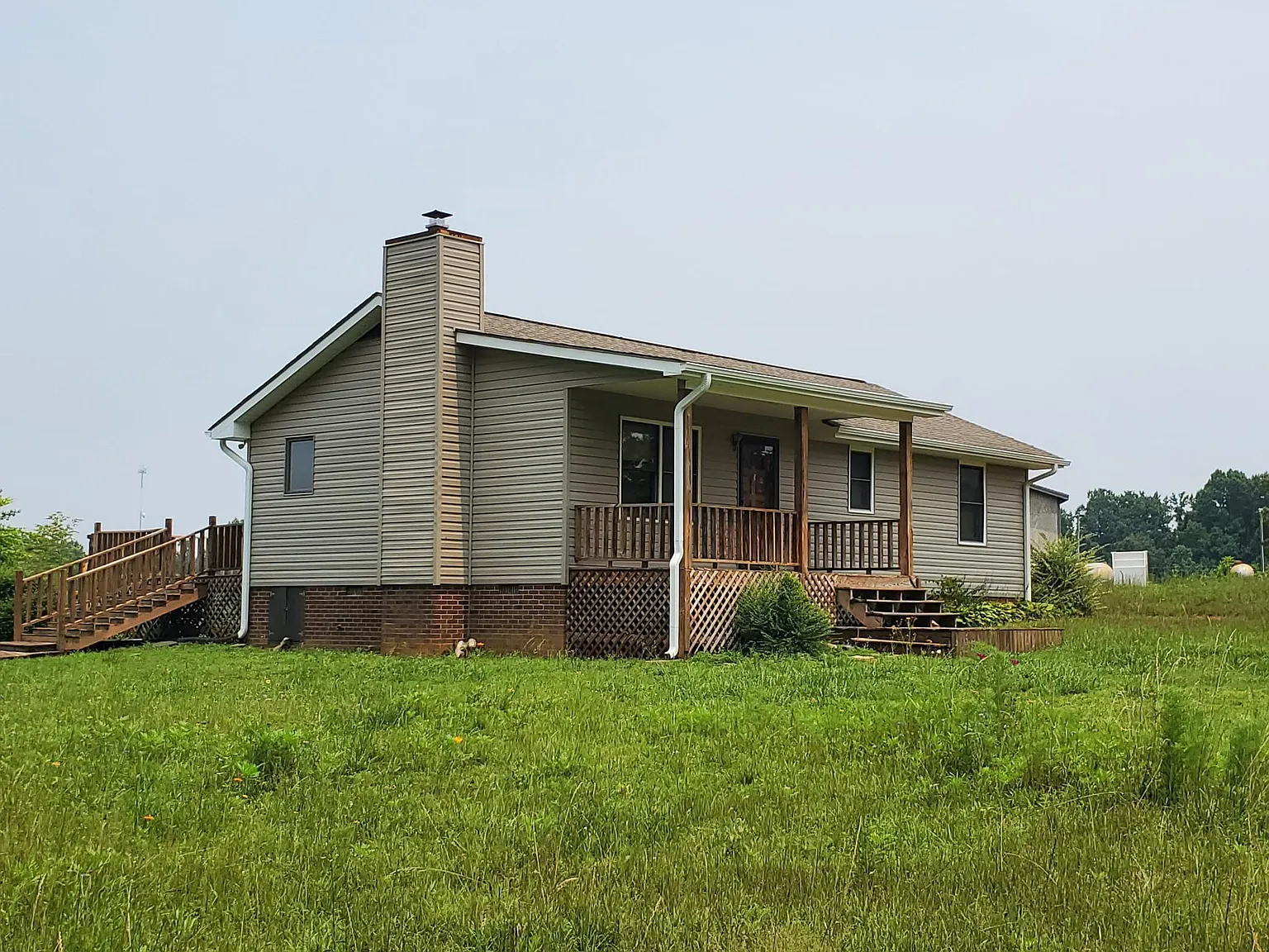 630 Anna Dr — Photo 2