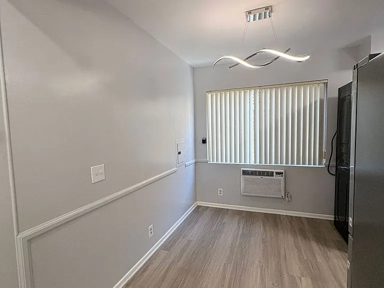 5945 Cloverly Apts — Photo 3