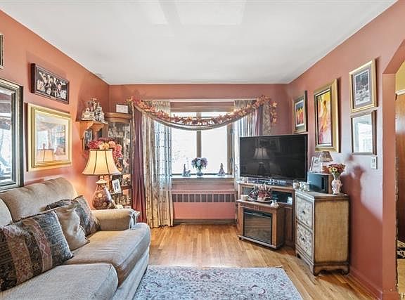 4th image of 3228 Layton Ave
