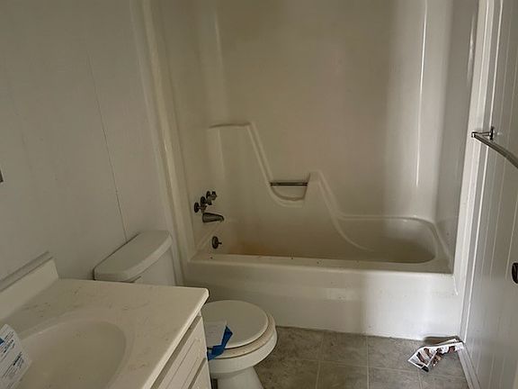 4th image of 330 7th St