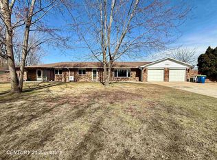 7083 Hackett Rd, Freeland, MI 48623