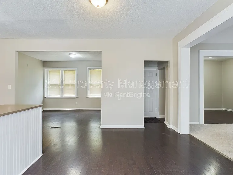 5218 Highland Ave — Photo 8