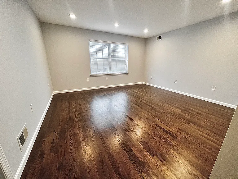 519-521 Lidgerwood Ave #1 — Photo 9
