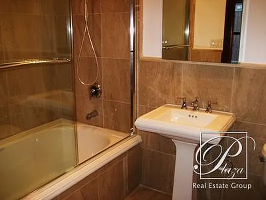 Rented by Plaza Real Estate Group | media 20