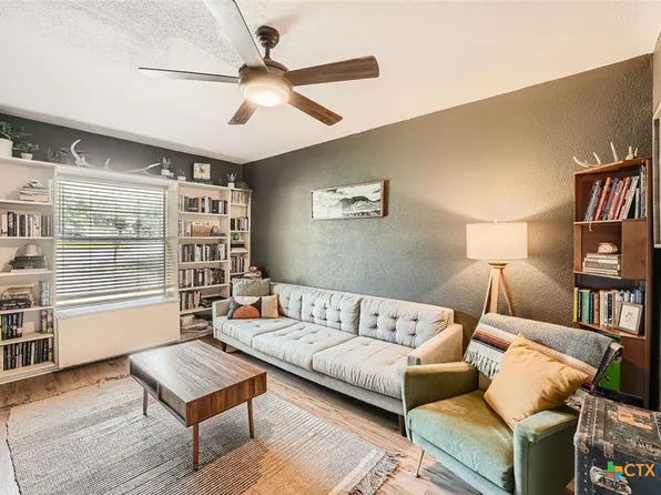 2014 Nevada St, San Marcos, TX 78666