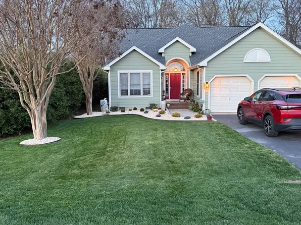 239 Lakeside Dr, Lewes, DE 19958