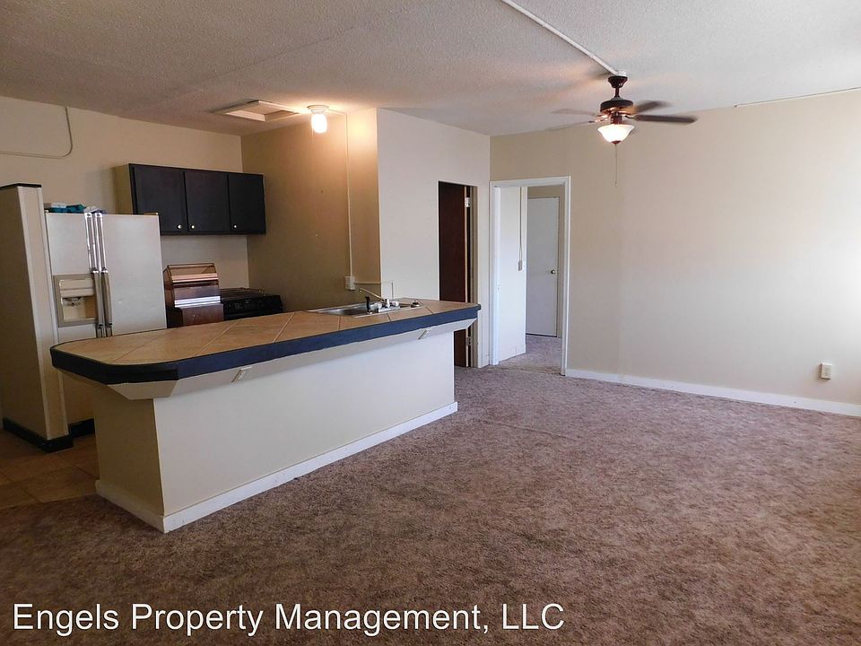 1st image of 924 N Topeka St APT 102