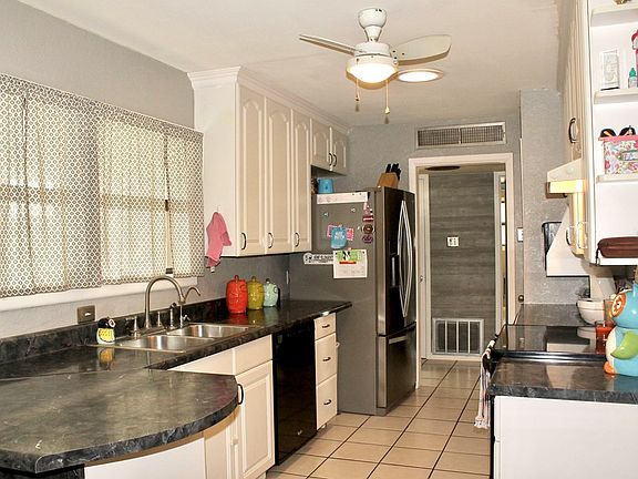 5th image of 2709 Windsor Dr