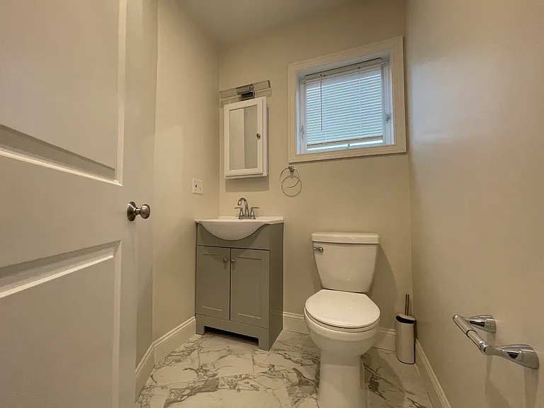 219 Waterman St — Photo 27