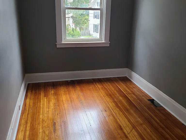 531 Willow Ave — Photo 12
