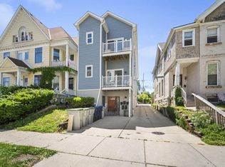 Franklin Place, Milwaukee, WI 53202