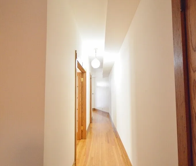 2118 W Berteau Ave #2 — Photo 6
