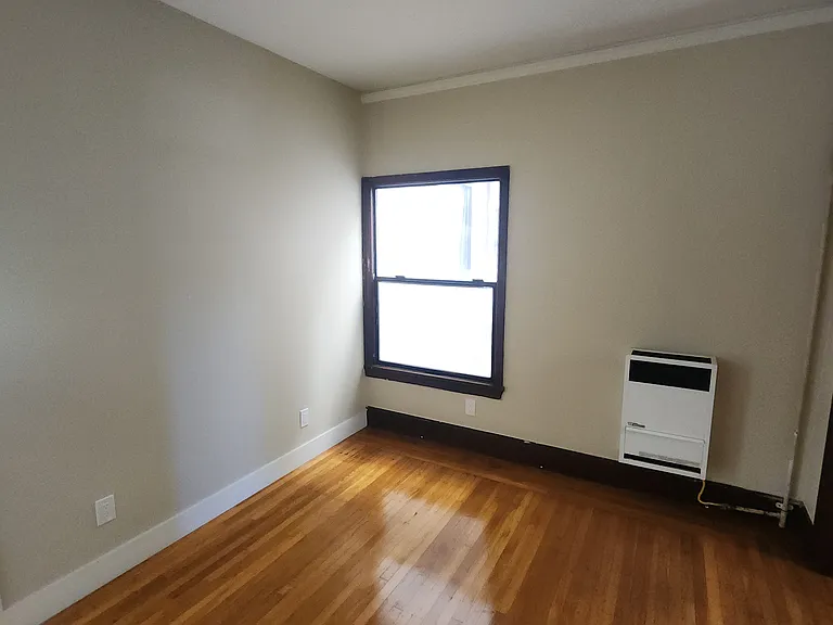 2339 Hilgard Ave #103 — Photo 9